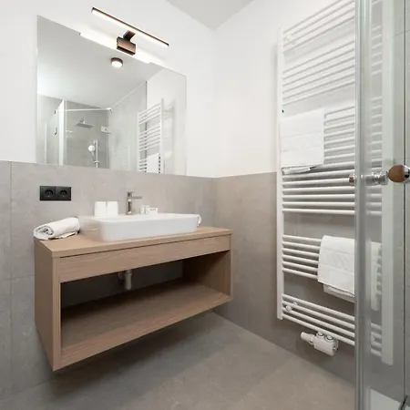 A Casa Infinity سيرفاوس