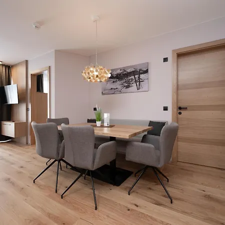 A Casa Infinity سيرفاوس