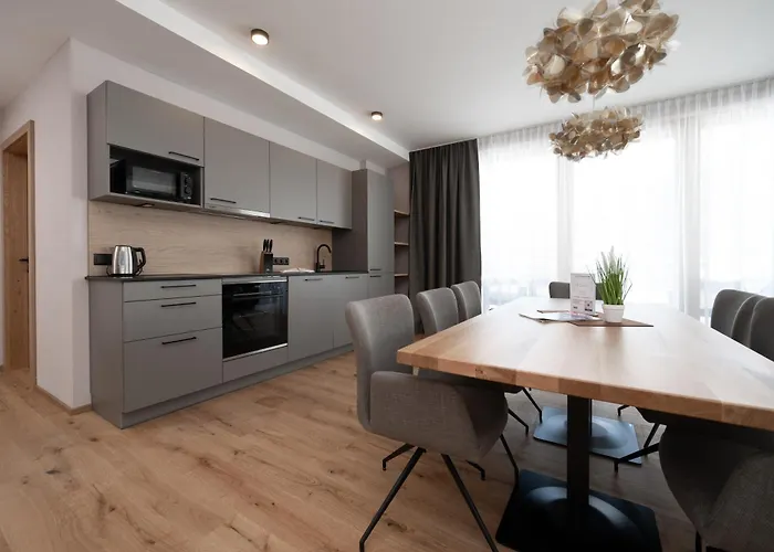 A Casa Infinity * سيرفاوس