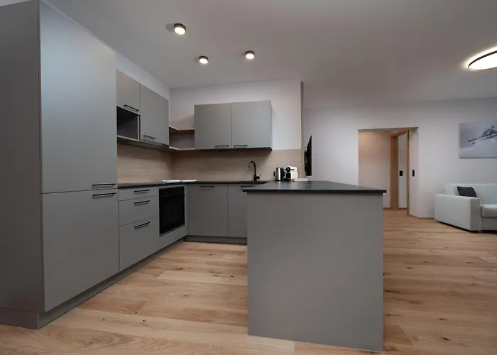 A Casa Infinity * سيرفاوس